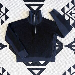 Lululemon Stand Out Sherpa Half Zip Pullover in Black